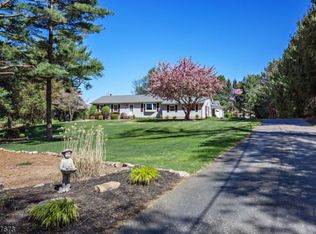 26 Hibbler Rd, Annandale, NJ 08801