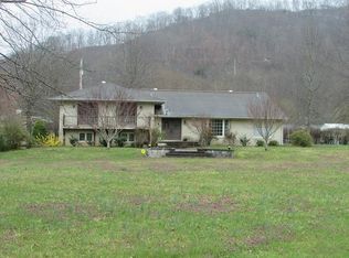 348 John Cc Mayo Ave, Auxier, KY 41602