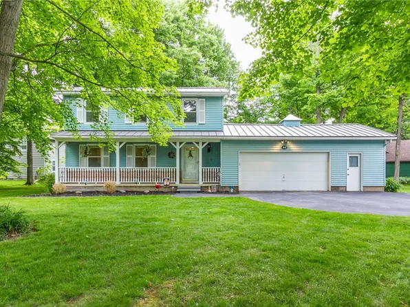 44 Timberwood Dr, Hilton, NY 14468