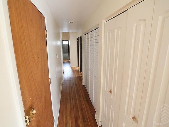 3rd image of 920 W Belle Plaine Ave #Three_west
