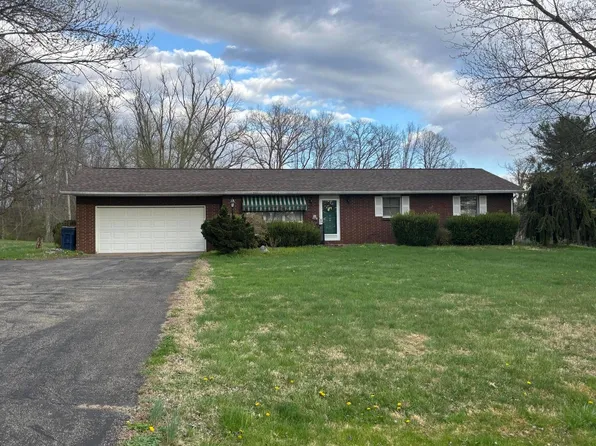 310 Marsha Ln, Zanesville, OH 43701