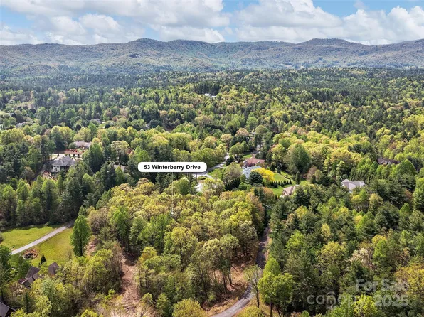 53 Winterberry Dr, Hendersonville, NC 28739