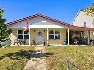 718 S 3rd St, De Soto, MO 63020