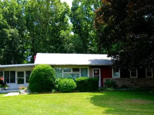 88 Old Church Rd, Robesonia, PA 19551