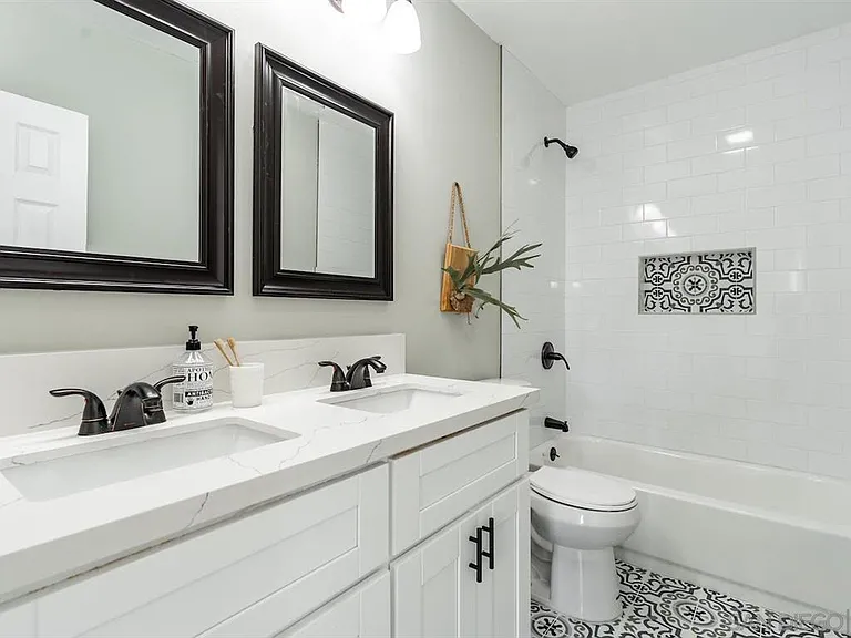 3276 Meade Ave — Photo 9