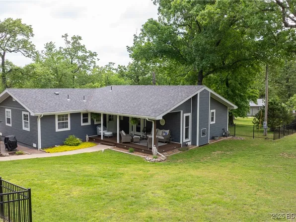 59 Surrey Dr, Camdenton, MO 65020