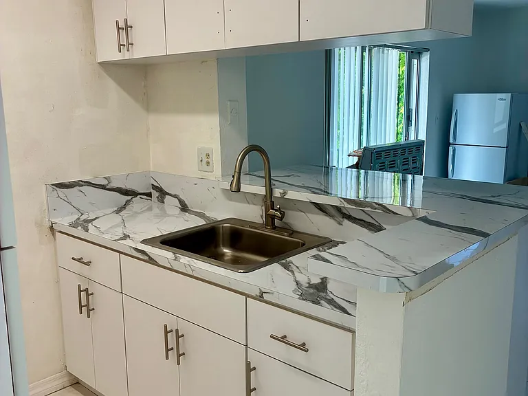10832 N Kendall Dr #U11 — Photo 1