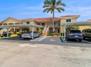 196 Furse Lakes Cir APT A6, Naples, FL 34104