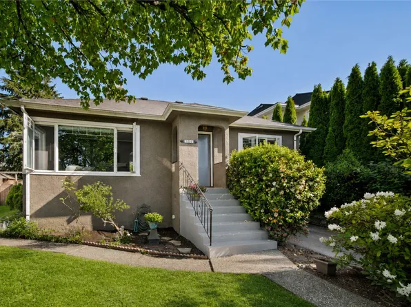 306 9th Ave, New Westminster, BC V3L 2A1