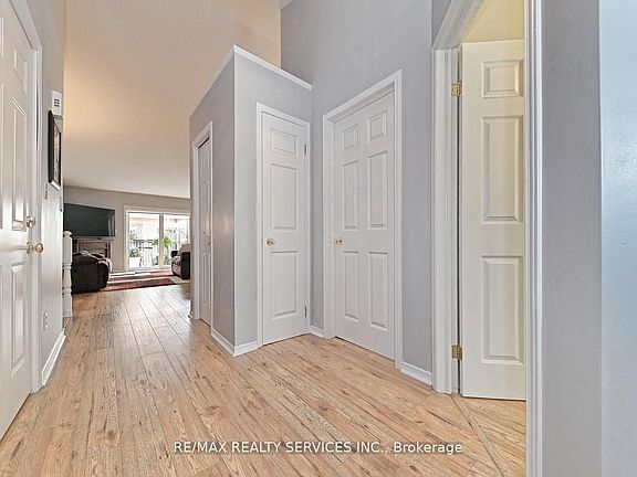 2nd image of 1077 Hamilton Rd Unit 31