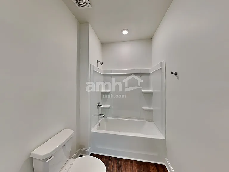889 Carnaby Ln — Photo 18