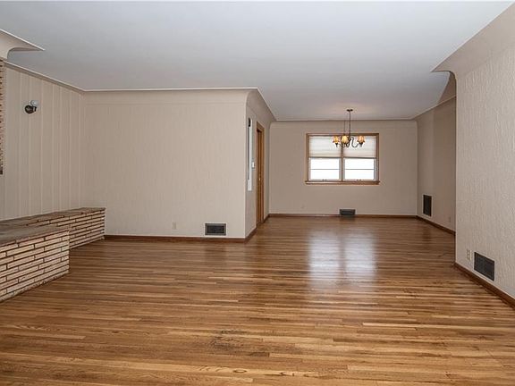 5th image of 1303 Parkhill Dr