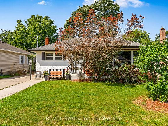 3rd image of 15 Duncan Dr
