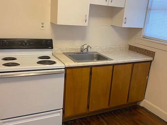 2nd image of 604 Logan Ave #604