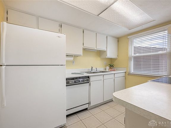 5th image of 2106 Wellington Ct