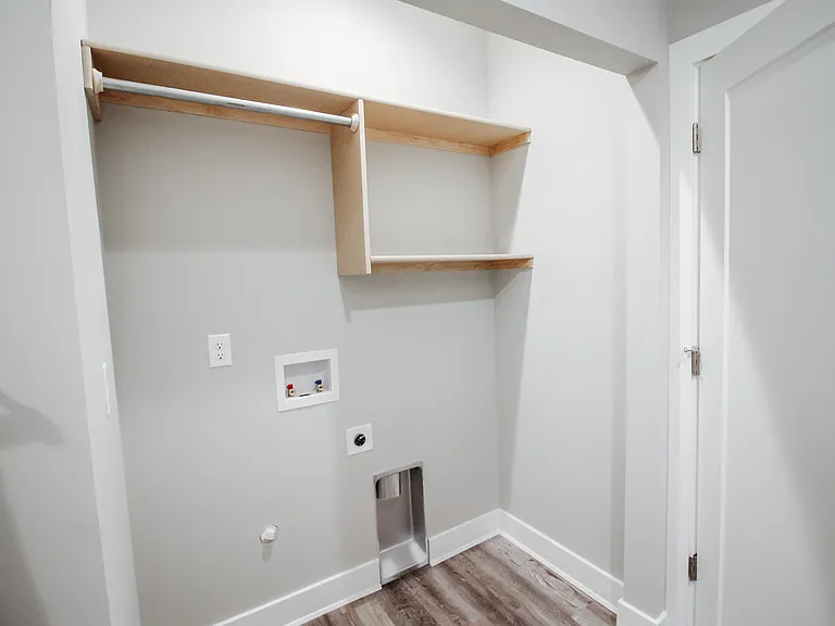 16567 W Lynndale St — Photo 10