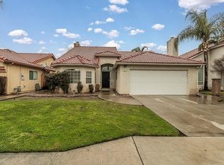 955 Robinson Ave, Clovis, CA 93612