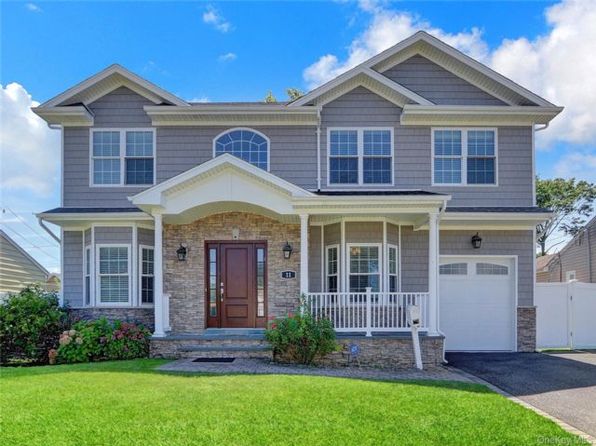 11 Lillian Ln