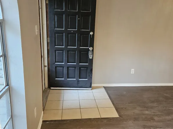 635 NW Renfro St, Burleson, TX 76028