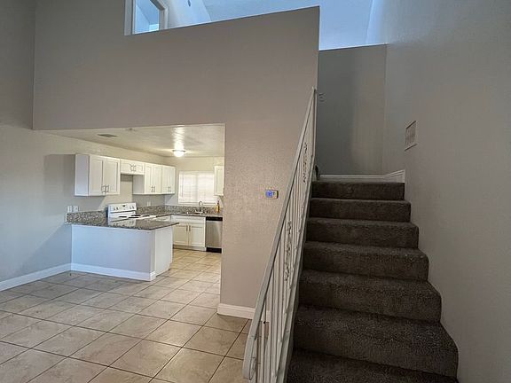 3rd image of 5195 Gray Ln #D