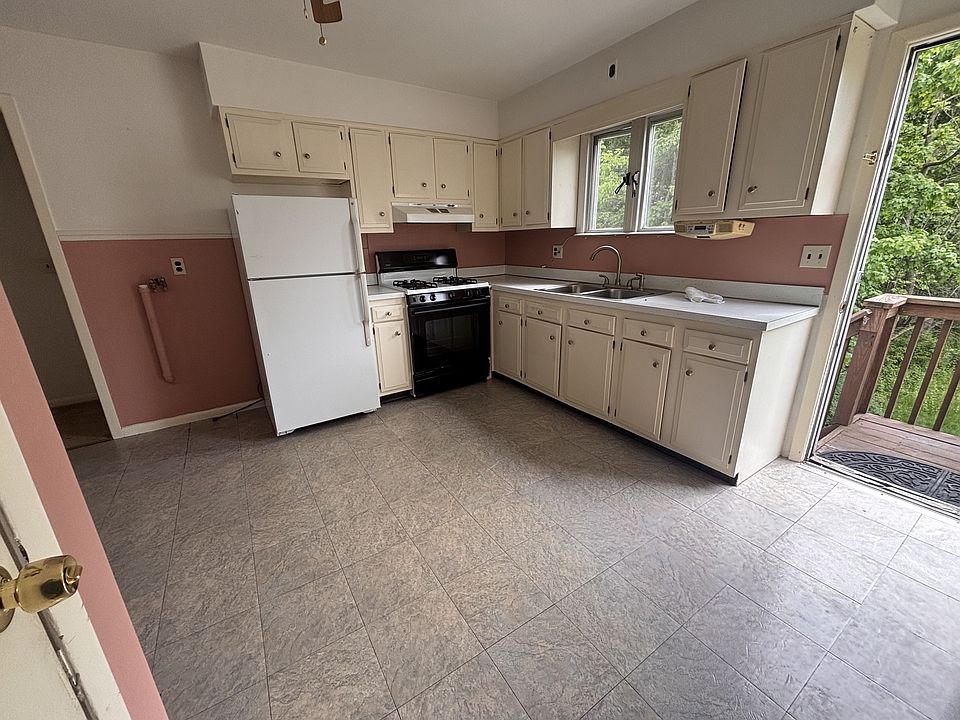 1st image of 46A Washington Ave #A