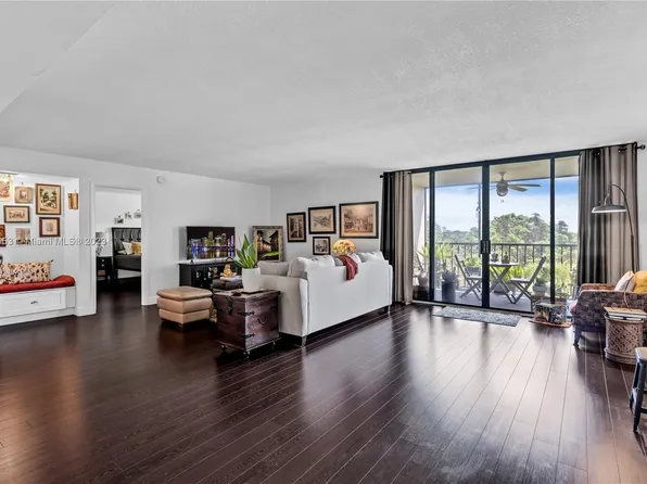 9735 NW 52nd St APT 501, Doral, FL 33178
