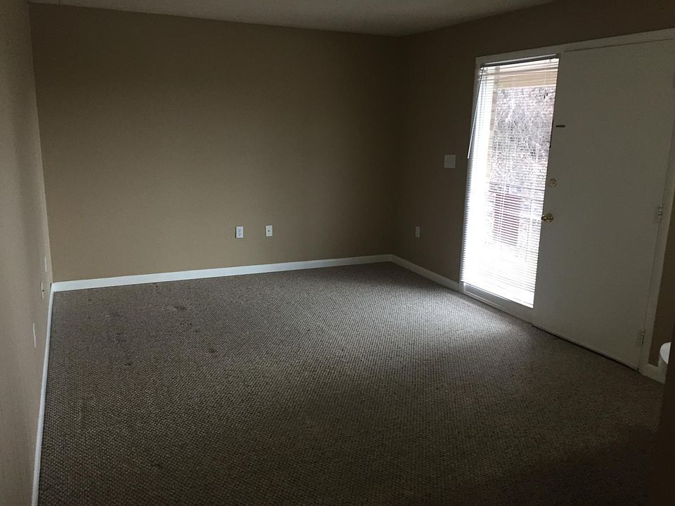 1st image of 493 Barnett Dr APT 11