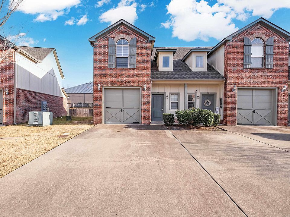 1st image of 206 Tuscany Cir