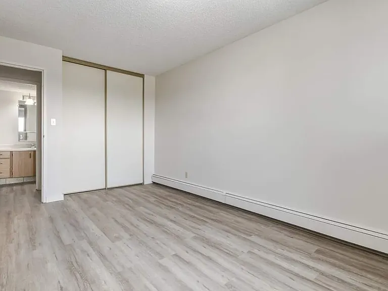 5 Russell Dr — Photo 7