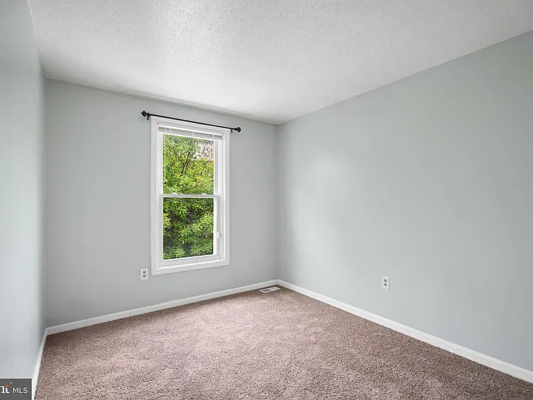 1326 N Stockton St — Photo 20