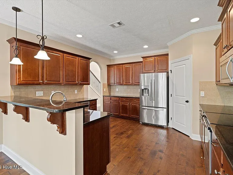 712 Coventry Ave — Photo 7