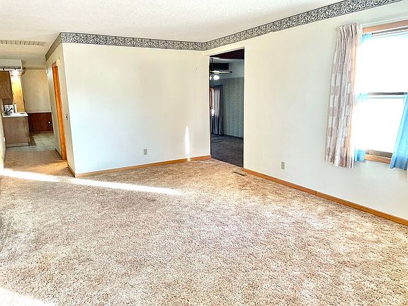 5th image of 620 Sheridan St