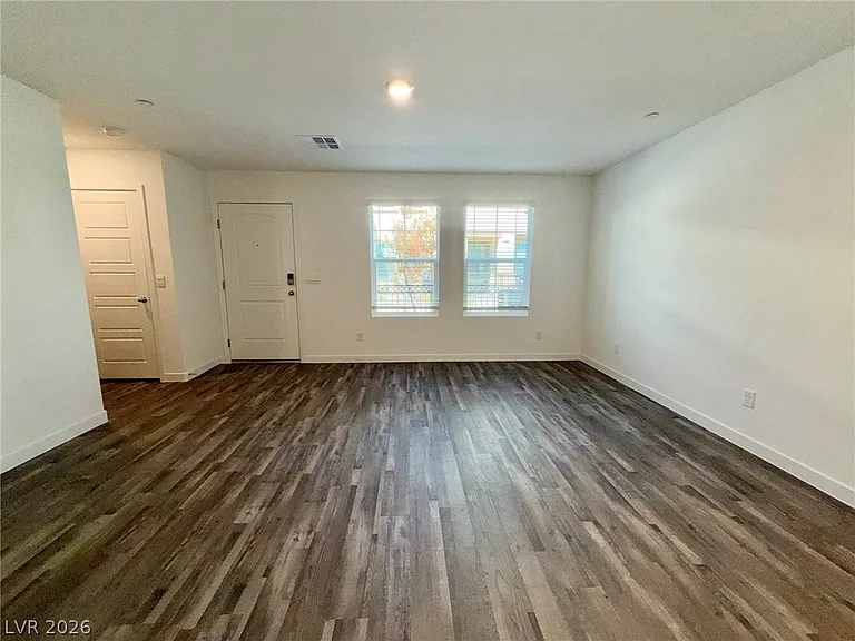913 Rosy Starling St — Photo 5