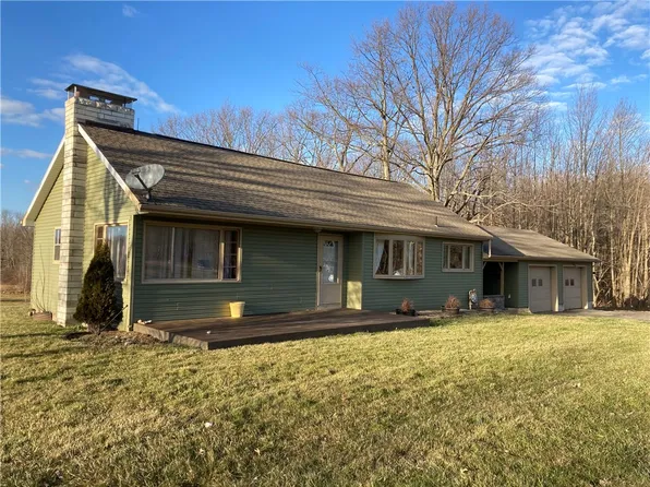 1140 Robison Rd, Erie, PA 16509