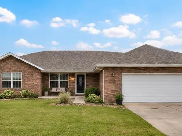 755 E Vivian Street, Bolivar, MO 65613