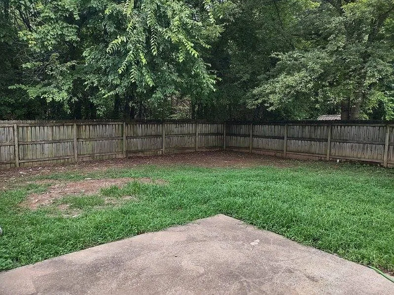 3 bed, 1000 sqft, $1,295 — Photo 4
