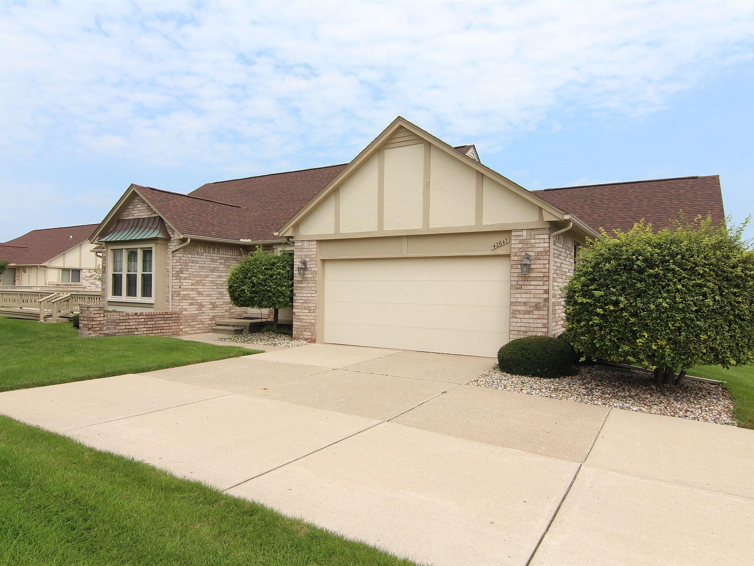 42647 Schienle Ln, Clinton Township, MI 48038 Zillow
