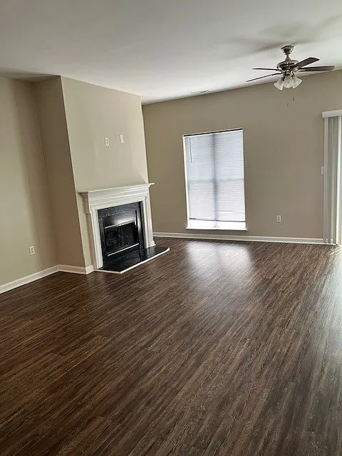 2 bed, 2.5 bath, 1296 sqft, $1,350 — Photo 2
