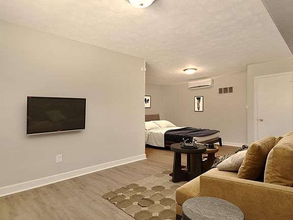 2nd image of 1632 W 5th Ave #C