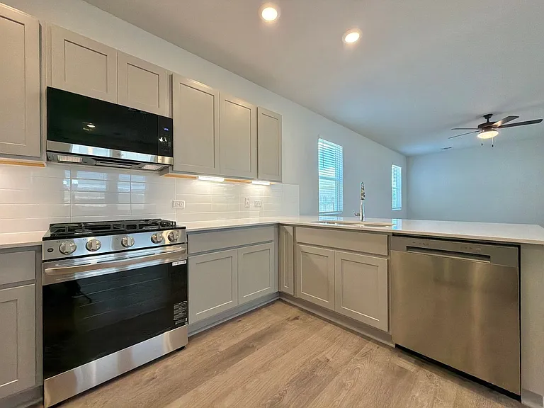 2235 Oscar Eli Way — Photo 9