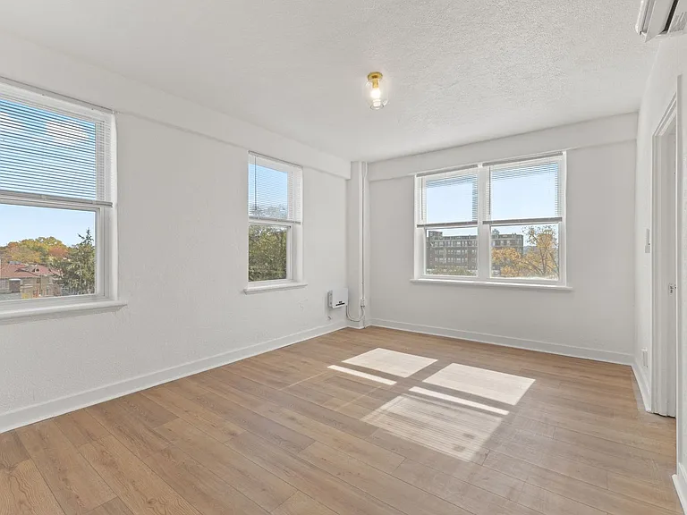 St. Regis Apartments — Photo 65