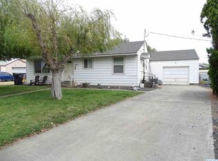 1911 Riverview Dr, Pasco, WA 99301
