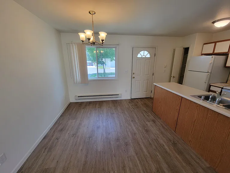 1501 Country Manor Blvd #16 — Photo 2