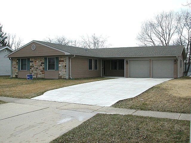 1st image of 500 N Braintree Dr