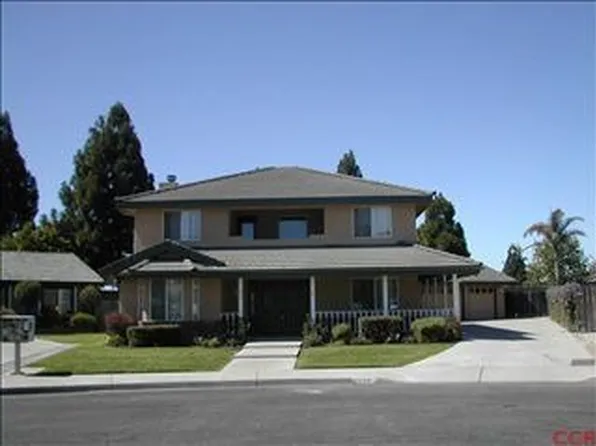 920 E Skylark Ct, Santa Maria, CA 93455