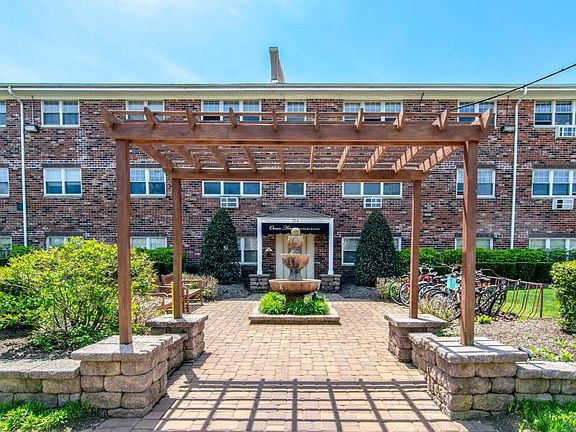 Front of building on 4th Ave.