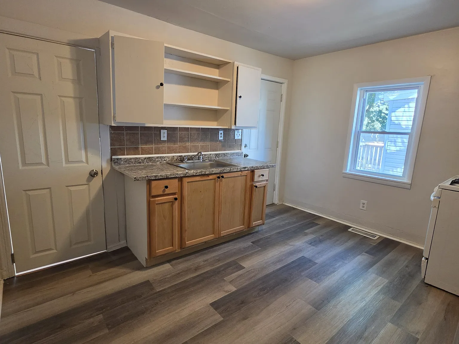 3 bed, $1,995 — Photo 3