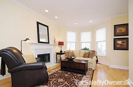 4th image of 2640 N Dayton St