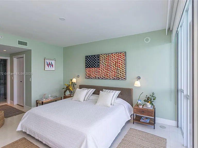 520 West Ave #1102 — Photo 29