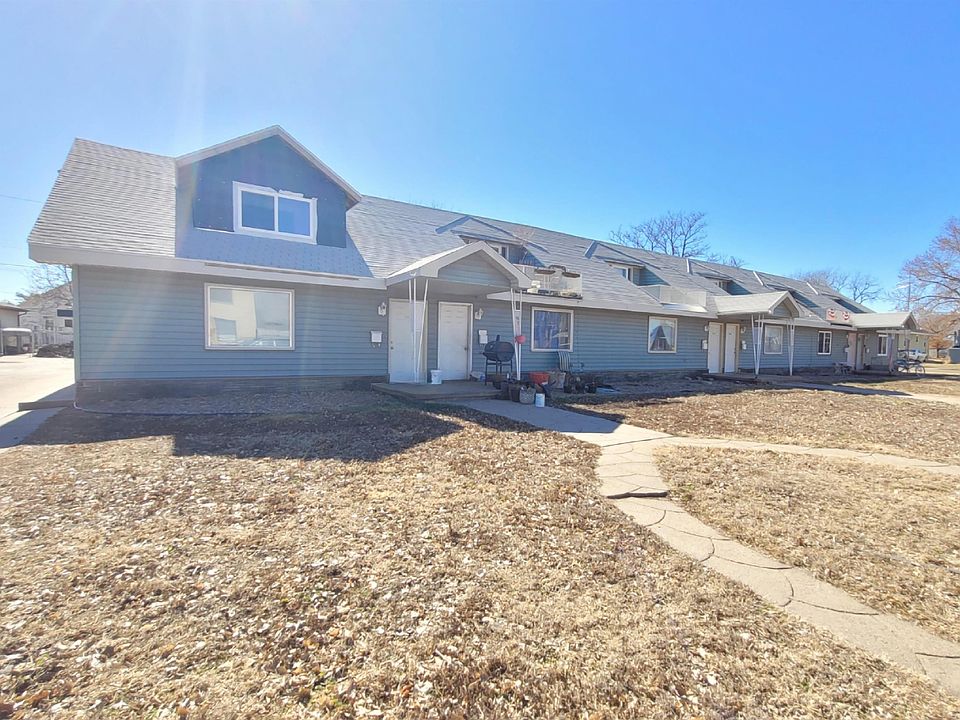 1st image of 410-420 W 1ST STREET